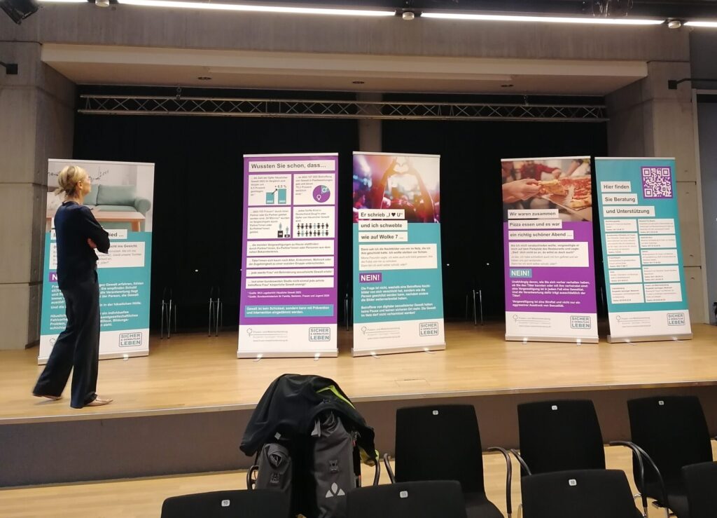 Wanderausstellung "sicher und gewaltlos leben" im Amtshof Großburgwedel