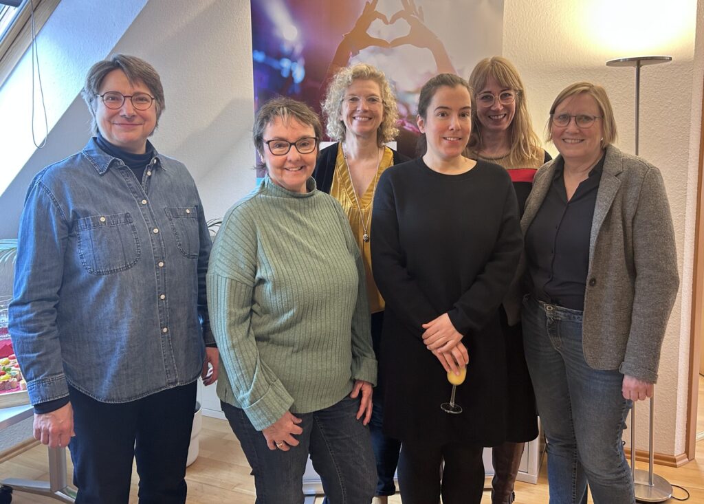 Ein Jahr Frauen- und Mädchenberatung, wir feiern Geburtstag