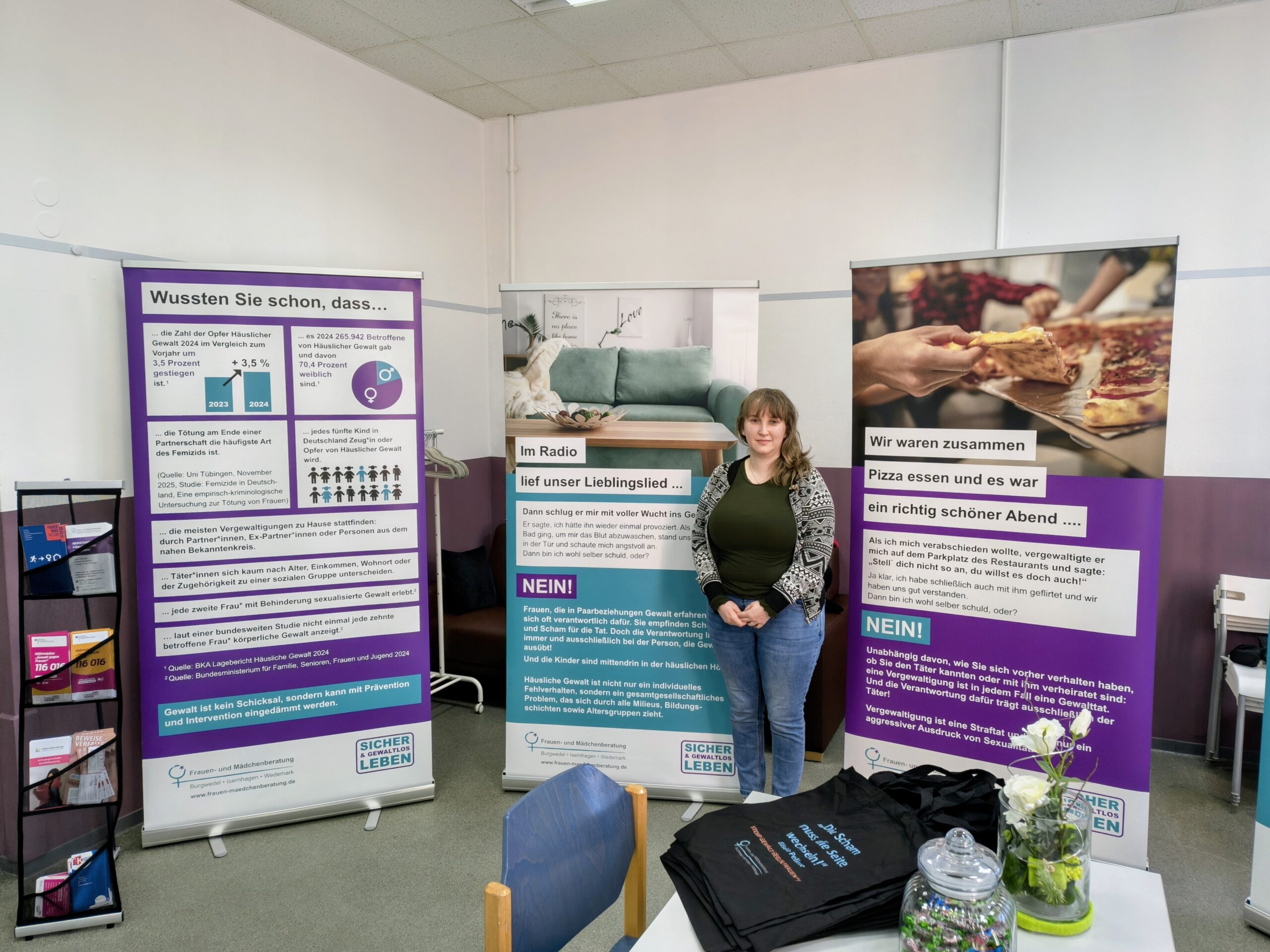 Gewalt an Frauen geht uns alle an. Wanderausstellung der Frauen und Mädchenberatung in der Pestalozzistiftung Burgwedel